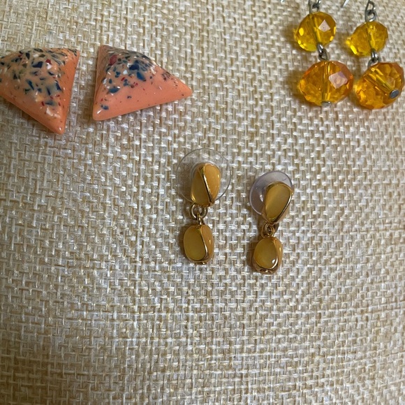 Stylish 5 Piece Orange and Gold Earring Lot - Picture 5 of 7